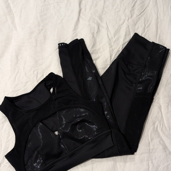 BuffBunny Black Sports Bra with Wide Straps and Breathable Panels - Picture 1 of 5
